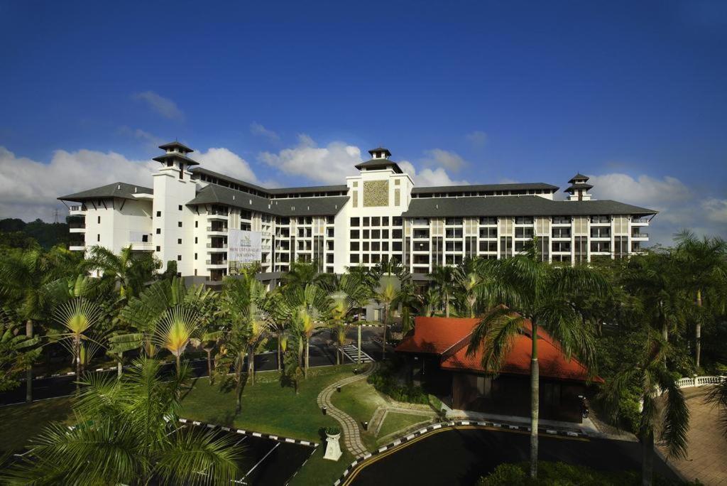 Hotel Classical Romantic Pulai Springs à Skudai Extérieur photo